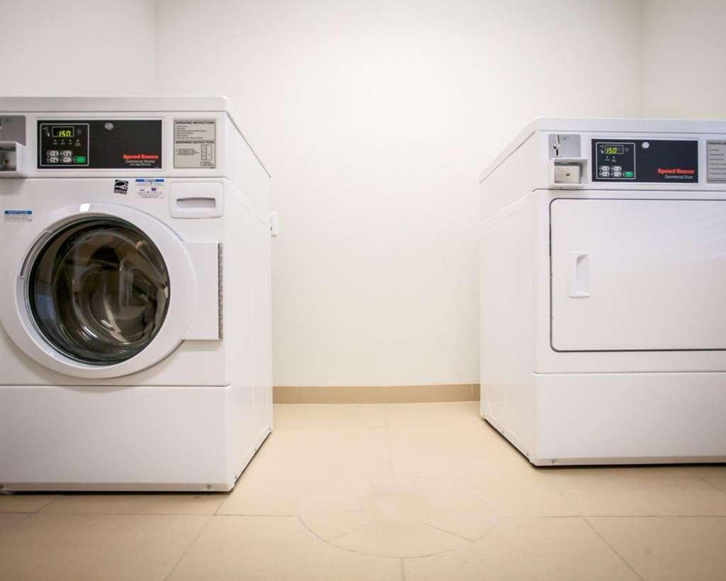 Sleep Inn & Suites Gulfport Servis gambar